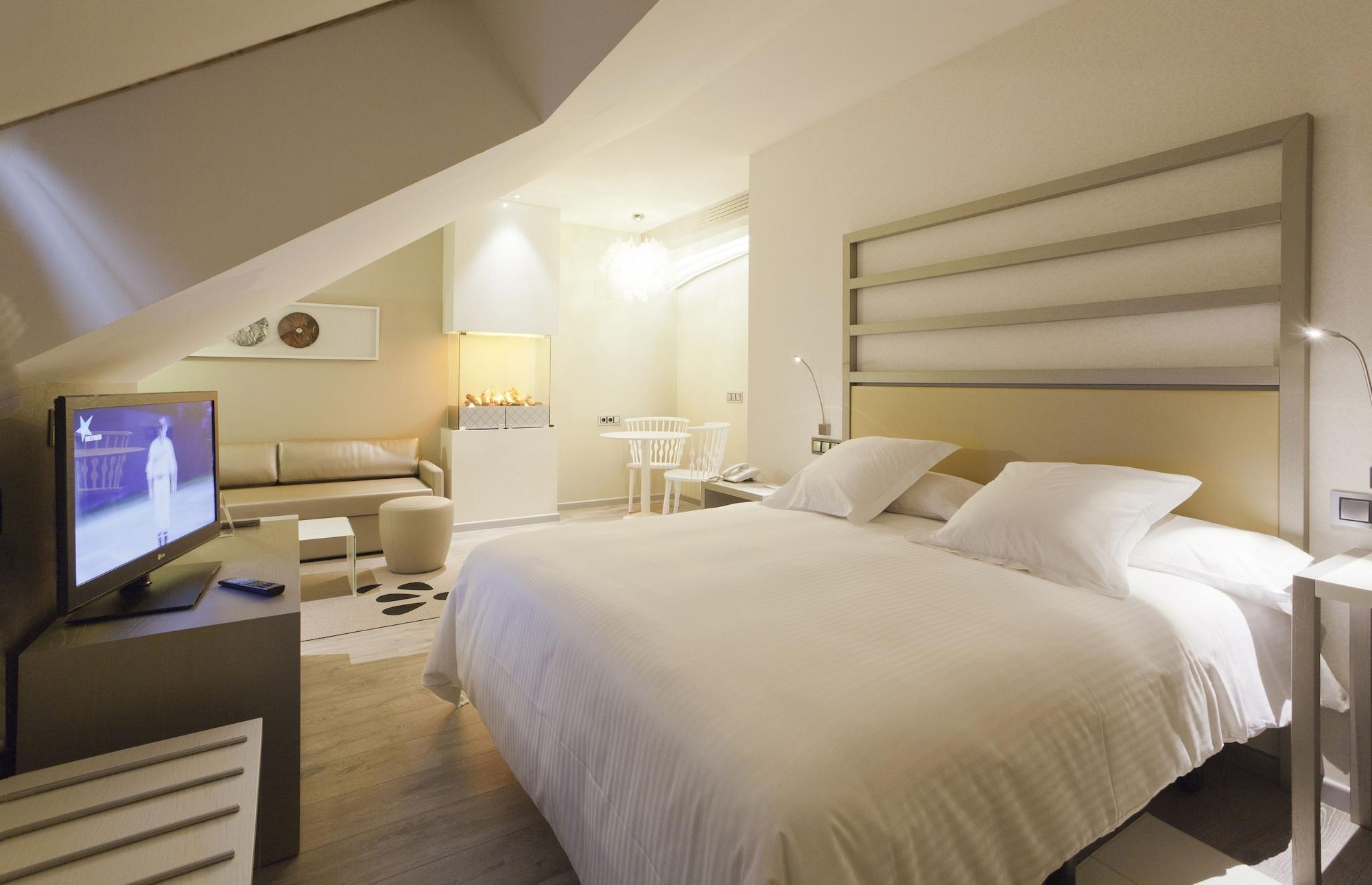 Hotel & Spa Princesa Munia Овиедо Екстериор снимка