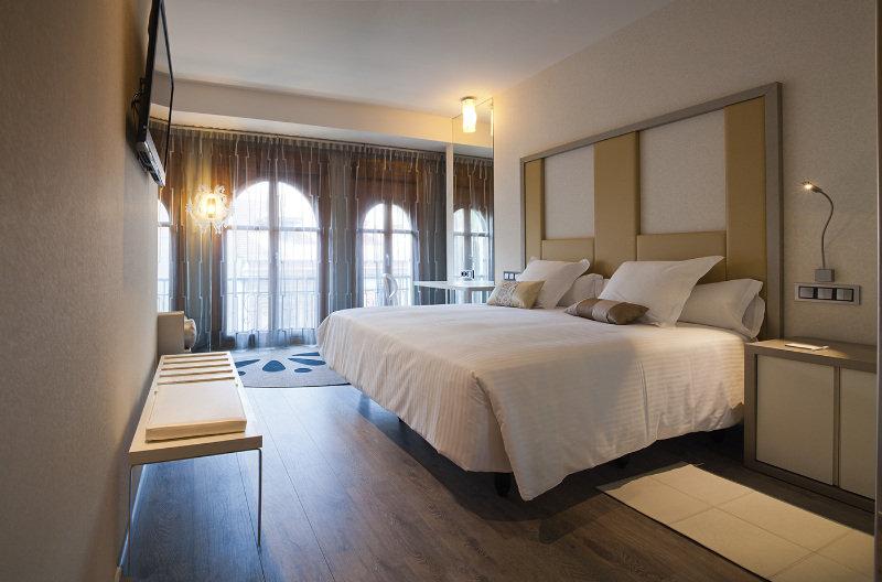 Hotel & Spa Princesa Munia Овиедо Екстериор снимка
